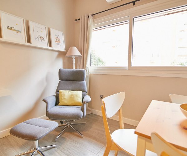 Apartamento en Pedregalejo Málaga con decoración luminosa