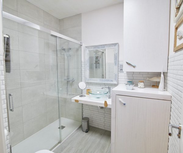 Baño de apartamento vacacional en Pedregalejo