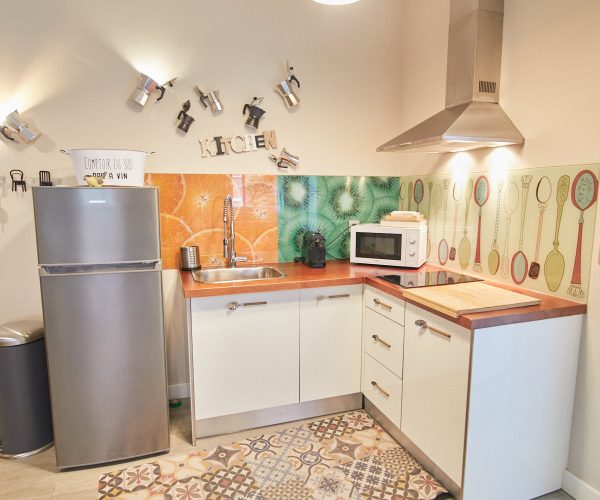 Cocina equipada de apartamento en Pedregalejo