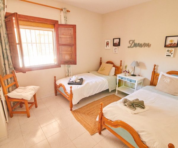Dormitorio doble de villa vacacional en Torrox-2