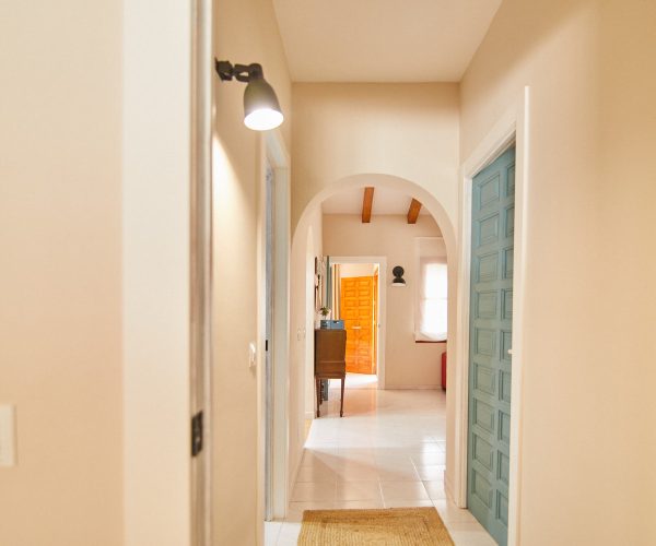 pasillo de Villa Zarzuela en Torrox