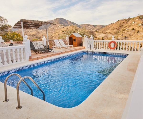 Piscina privada de Villa Zarzuela en la Axarquía